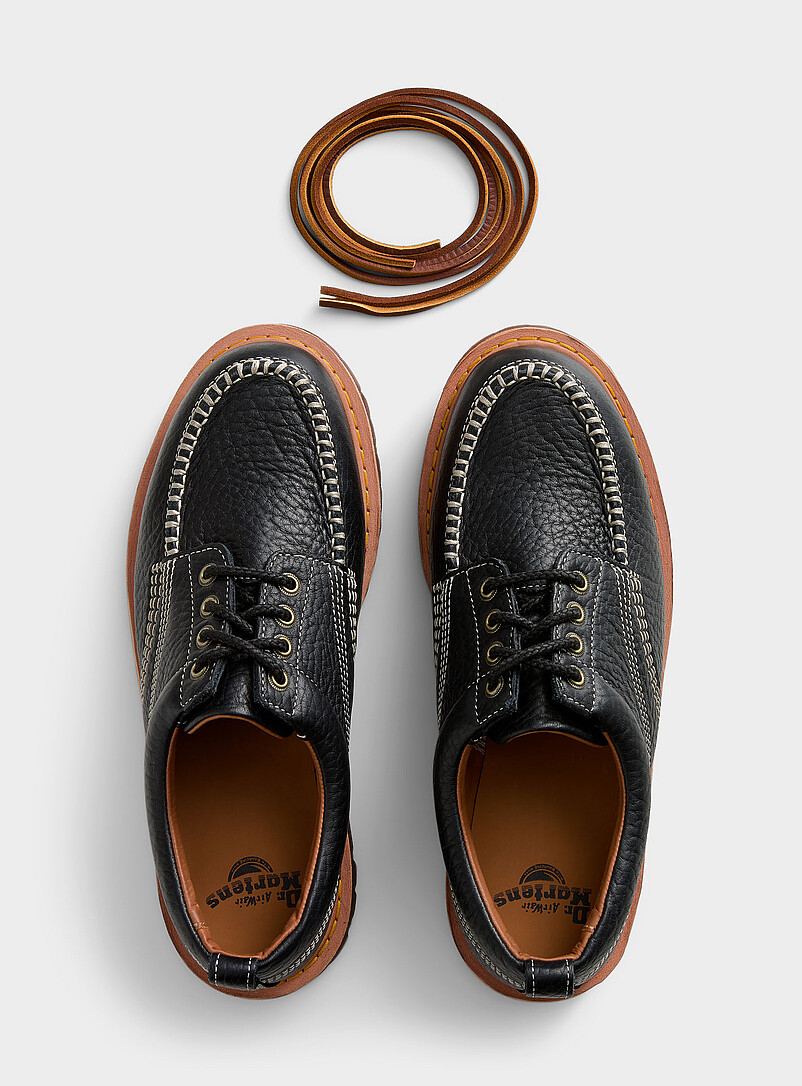 Dr. Martens: La chaussure derby Lowell cuir Wild Grain Homme Noir pour homme