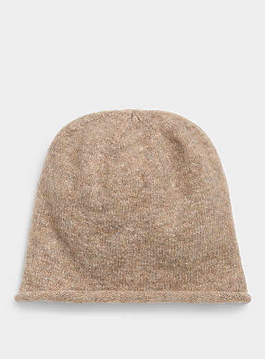 Rolled hem fine knit tuque