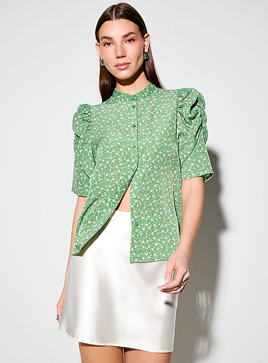 Gathered puff-sleeve officer collar blouse