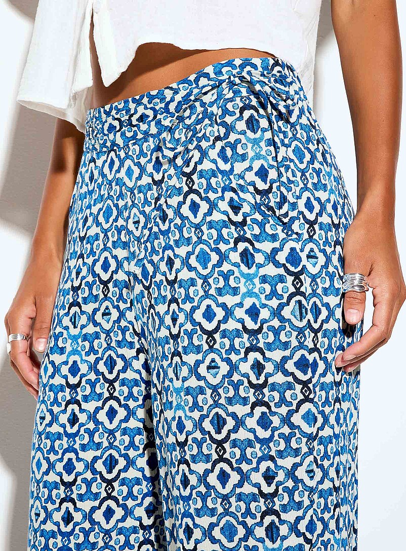 ICHI: Le pantalon large taille cordon asym&eacute;trique Bleu pour femme