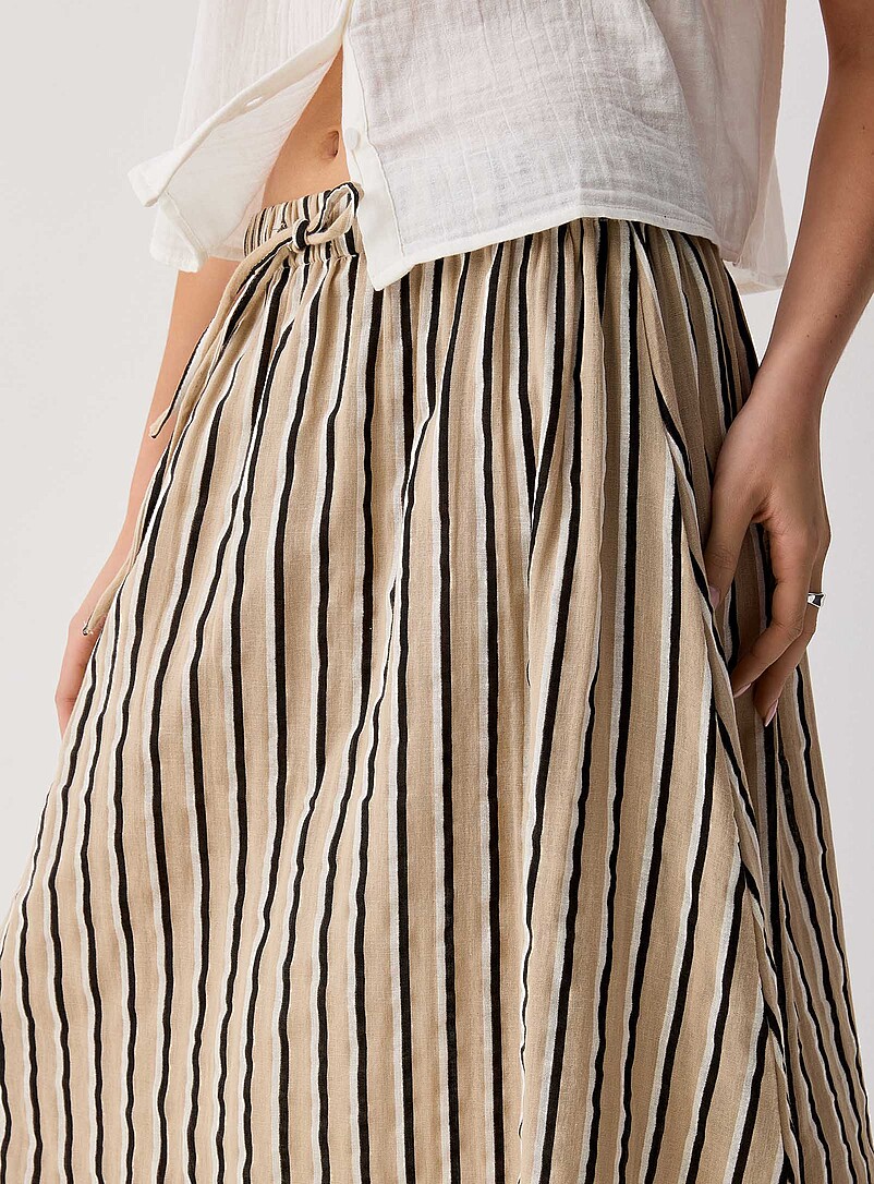 ICHI: La jupe midi &eacute;vas&eacute;e gaze pur coton Noir pour femme