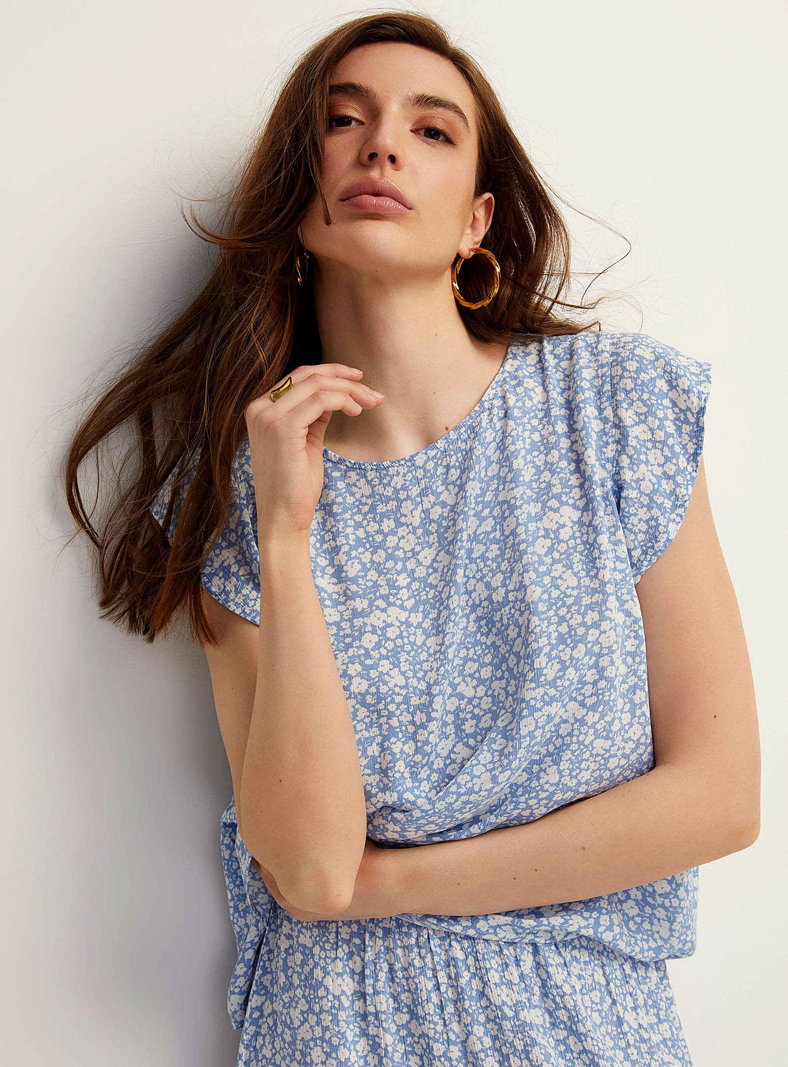 Ichi Summer Sky And Mini-flowers Scoop-neck Blouse In Patterned Blue