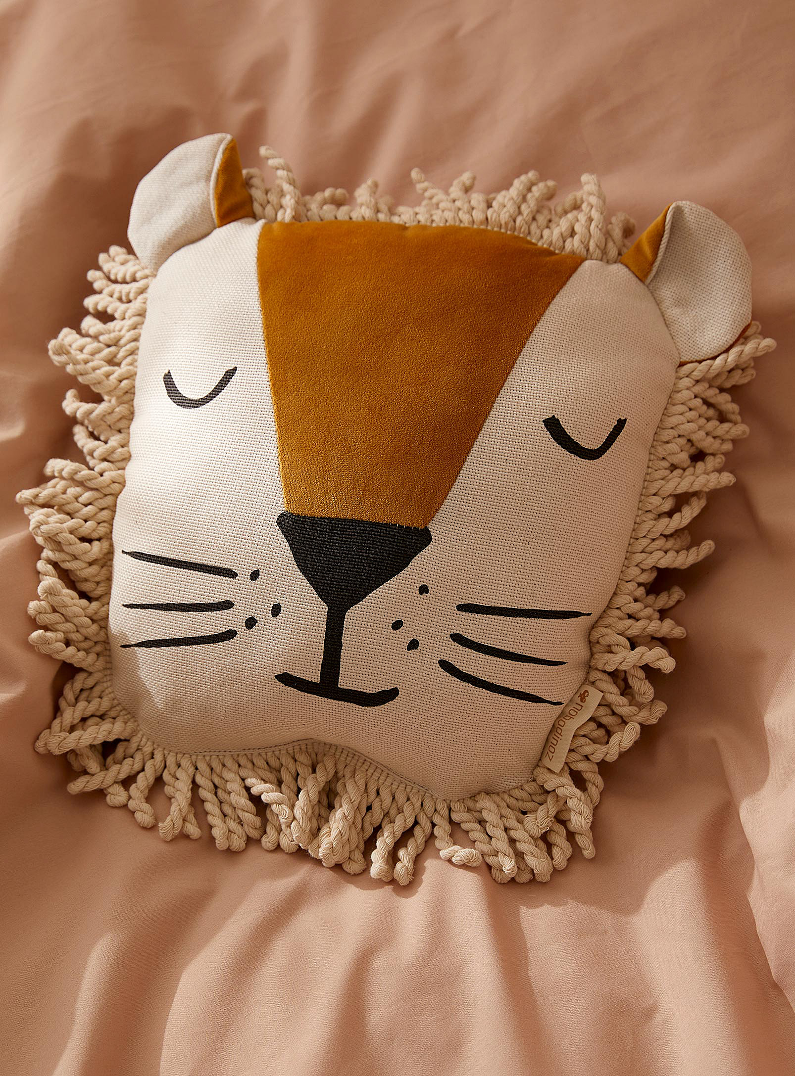 Nobodinoz - Happy lion cushion 32 x 37 cm