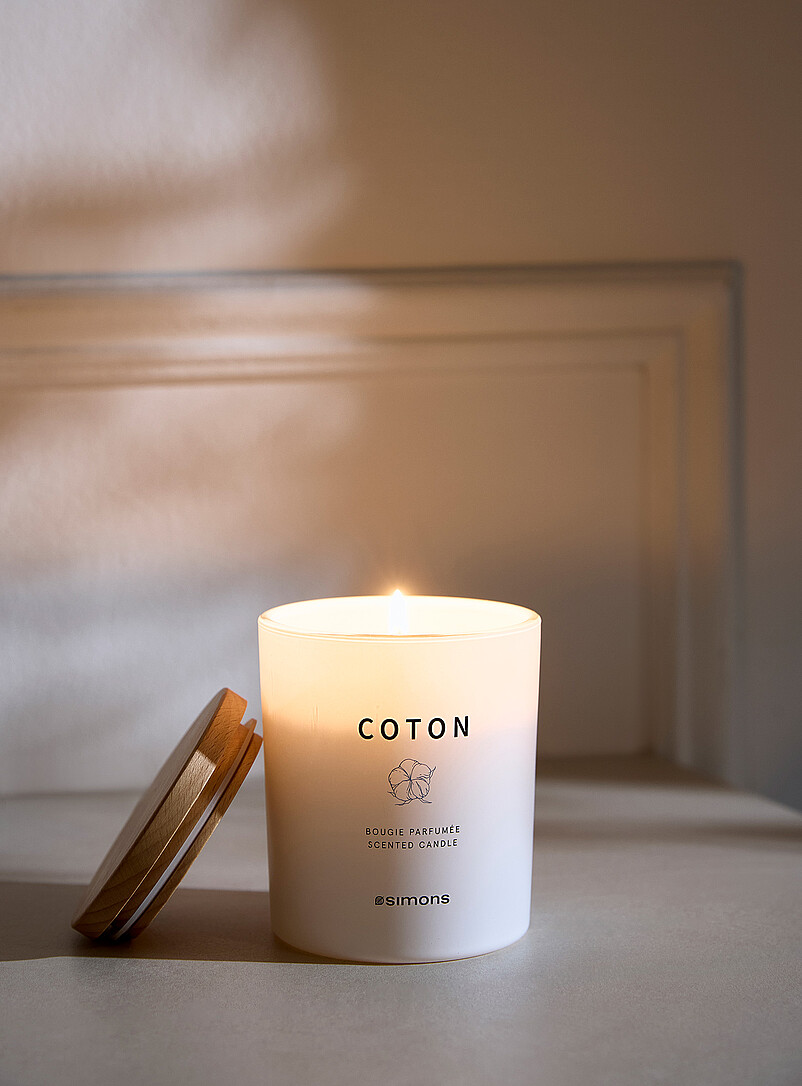 Cotton scented candle product image 3
