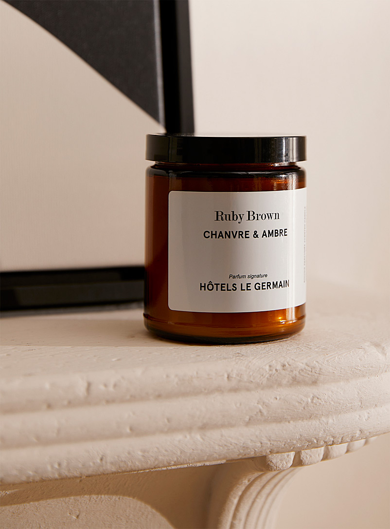 Hemp and amber scented candle product image 2