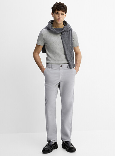 Le chino extensible <b>Coupe London - Droite &eacute;troite</b>