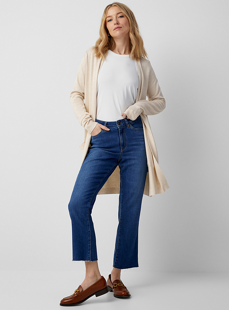 Contemporaine: Le jean droit étroit bord brut Bleu pâle - Bleu ciel pour femme