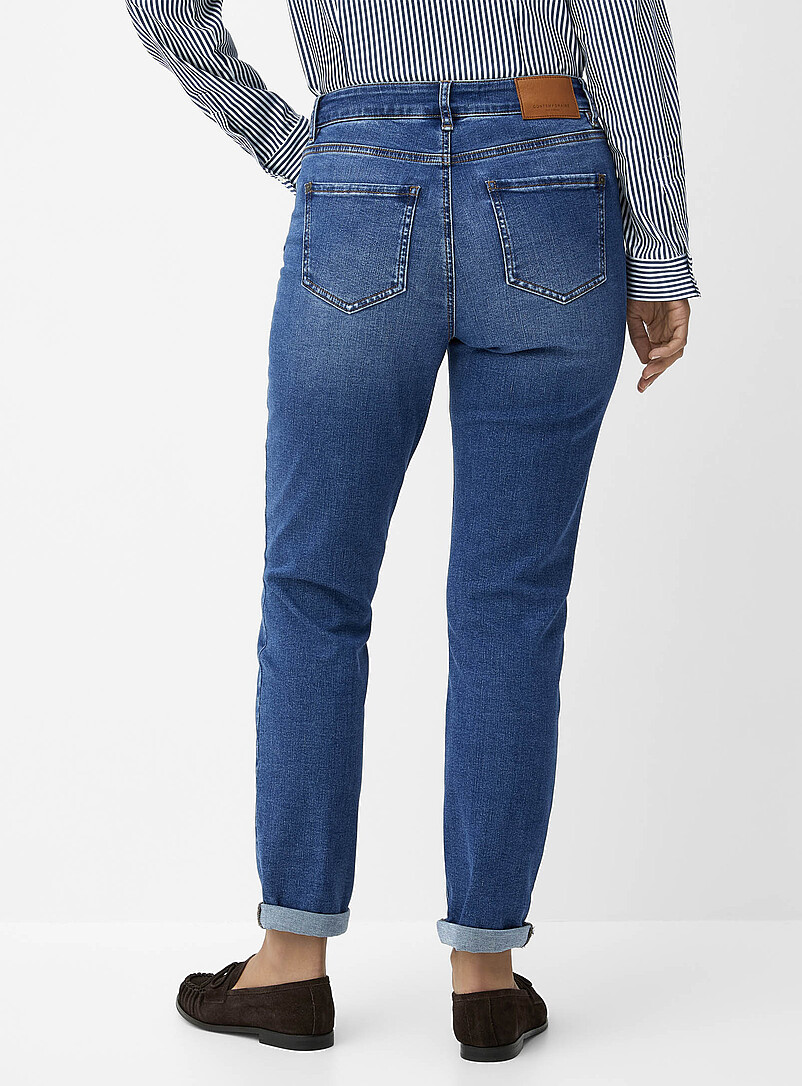 Contemporaine: Le jean d&eacute;lav&eacute; tr&egrave;s extensible <b>Coupe : boyfriend, taille r&eacute;guli&egrave;re</b> Bleu pour femme