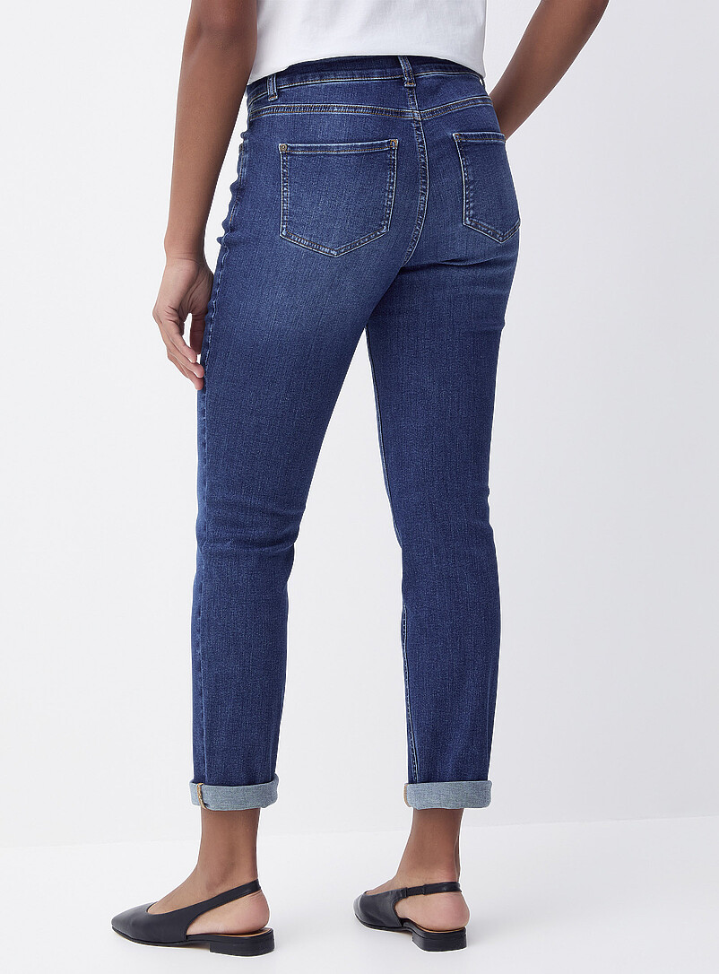 Contemporaine: Le jean d&eacute;lav&eacute; tr&egrave;s extensible <b>Coupe : boyfriend, taille r&eacute;guli&egrave;re</b> Bleu pour femme