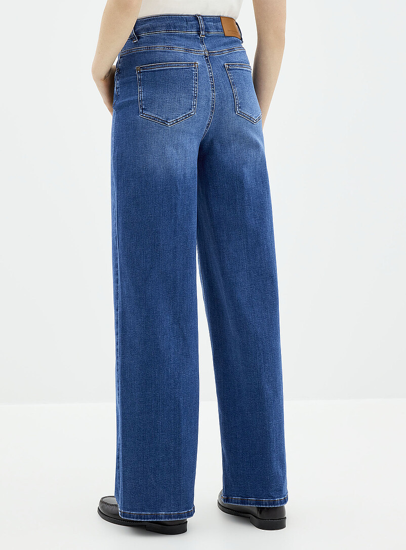 Medium-indigo stretch jean Fit: Wide leg, high rise product image 3