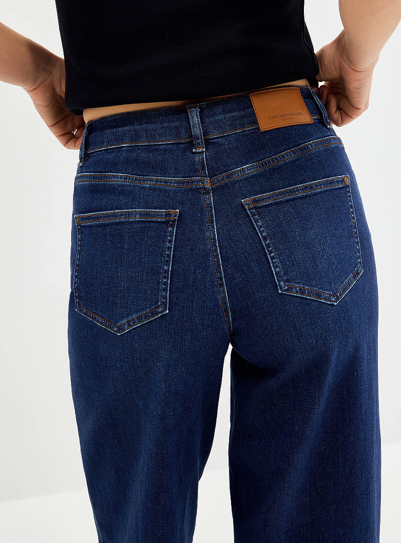 Medium-indigo stretch jean Fit: Wide leg, high rise product image 3