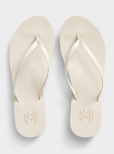Minimalist cream beach sandals