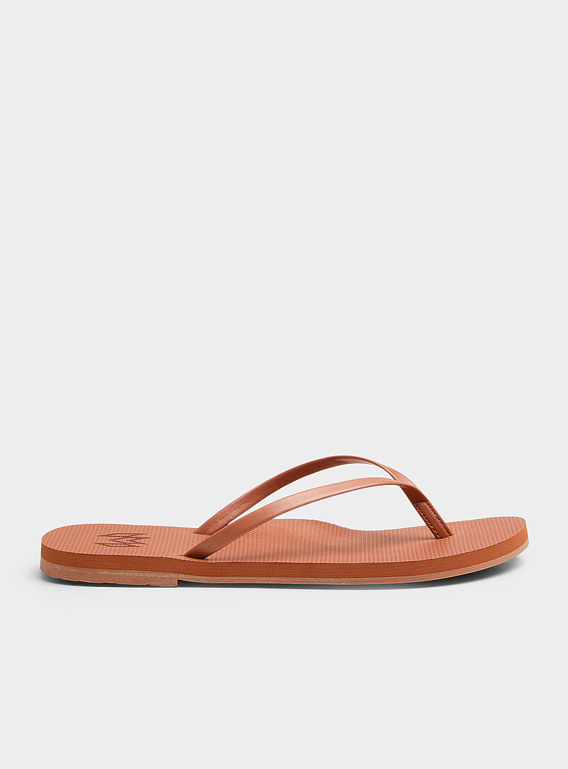 Minimalist brown beach sandals product image 2