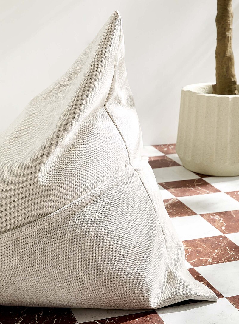 Norka Living Light Grey Pyramid outdoor beanbag chair