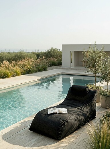 Norka Living Off White Structured outdoor lounge chair
