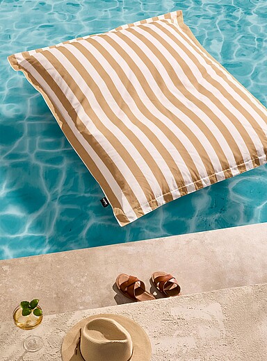 Le fauteuil poire flottant rayures parasol