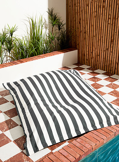 Norka Living: Le fauteuil poire flottant rayures parasol Ivoire - Beige cr&egrave;me