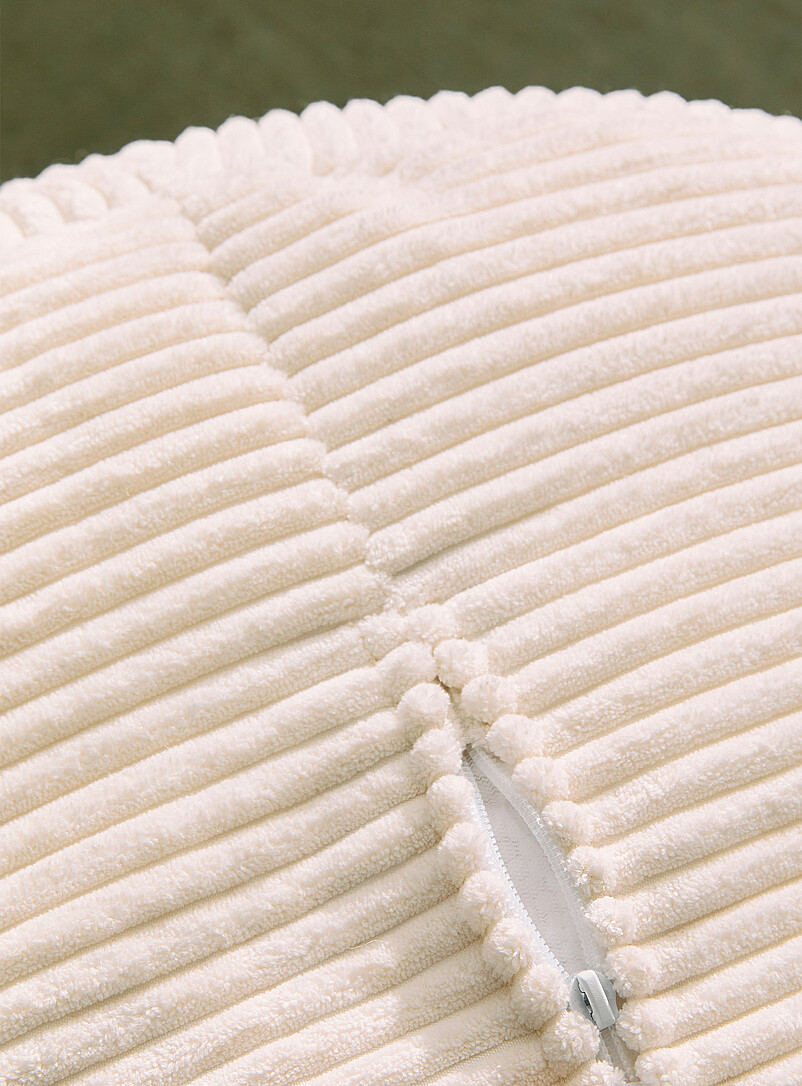 Norka Living: Le fauteuil poire moderne velours c&ocirc;tel&eacute; Fauve - Tabac