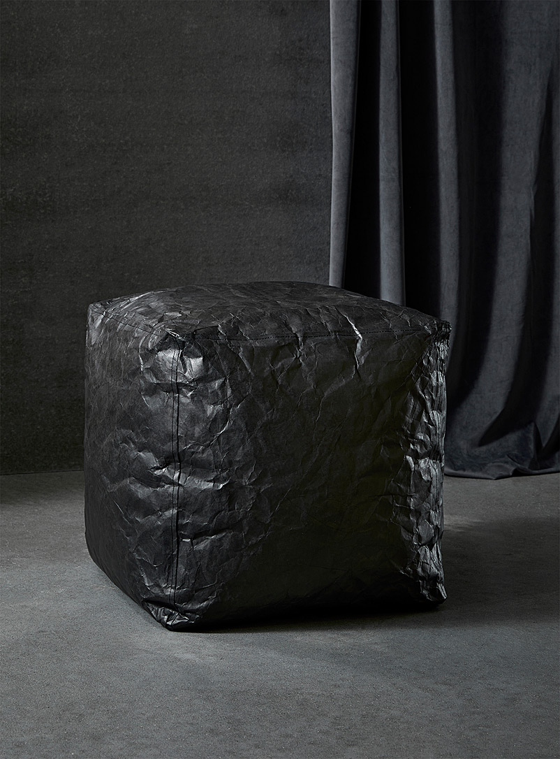 Norka Living Black Paper-like cube pouf