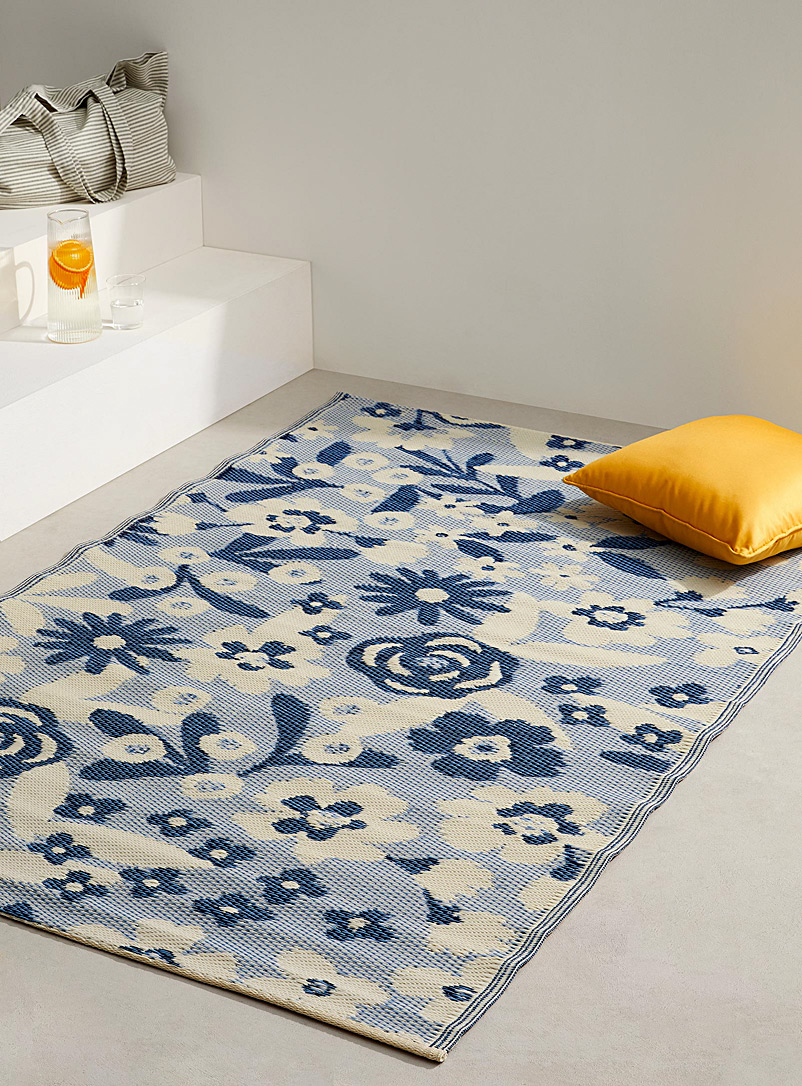 Simons Maison Assorted Blue flower outdoor rug 120 x 180 cm