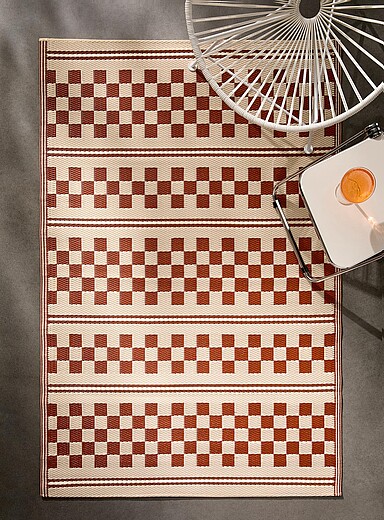Simons Maison: Le tapis d'ext&eacute;rieur damier terracotta 120 x 180 cm <b>Collection exclusive Vivre dehors</b> Orange &agrave; motifs
