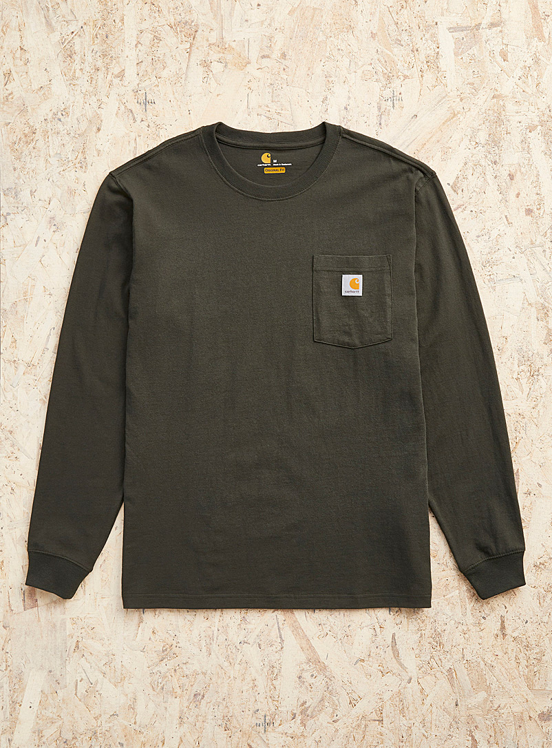 Carhartt: Le t-shirt pochette logo Vert foncé-mousse-olive pour homme