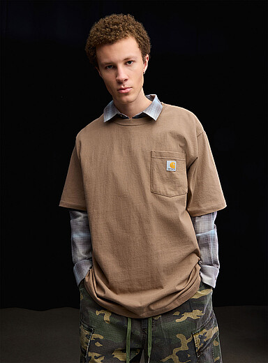 Carhartt: Le t-shirt &agrave; pochette logo Taupe pour homme