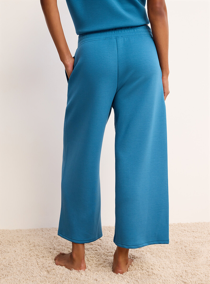 Miiyu Blue Soft scuba-style cropped lounge pant for women