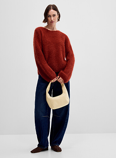 Le chandail mohair rouge brique 