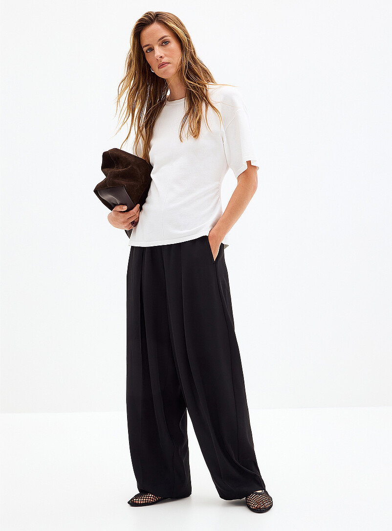 Elastic-waist flowy pant Fit: Barrel leg, high rise product image (primary)