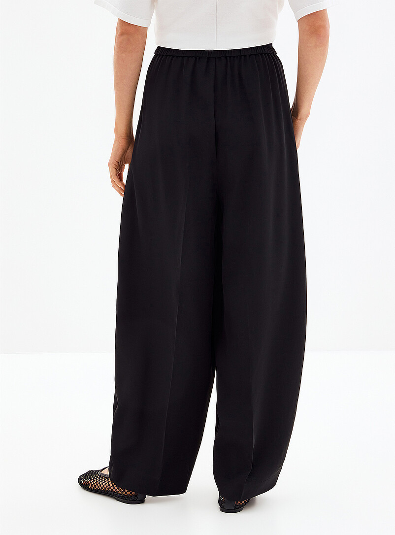 Elastic-waist flowy pant Fit: Barrel leg, high rise product image 3
