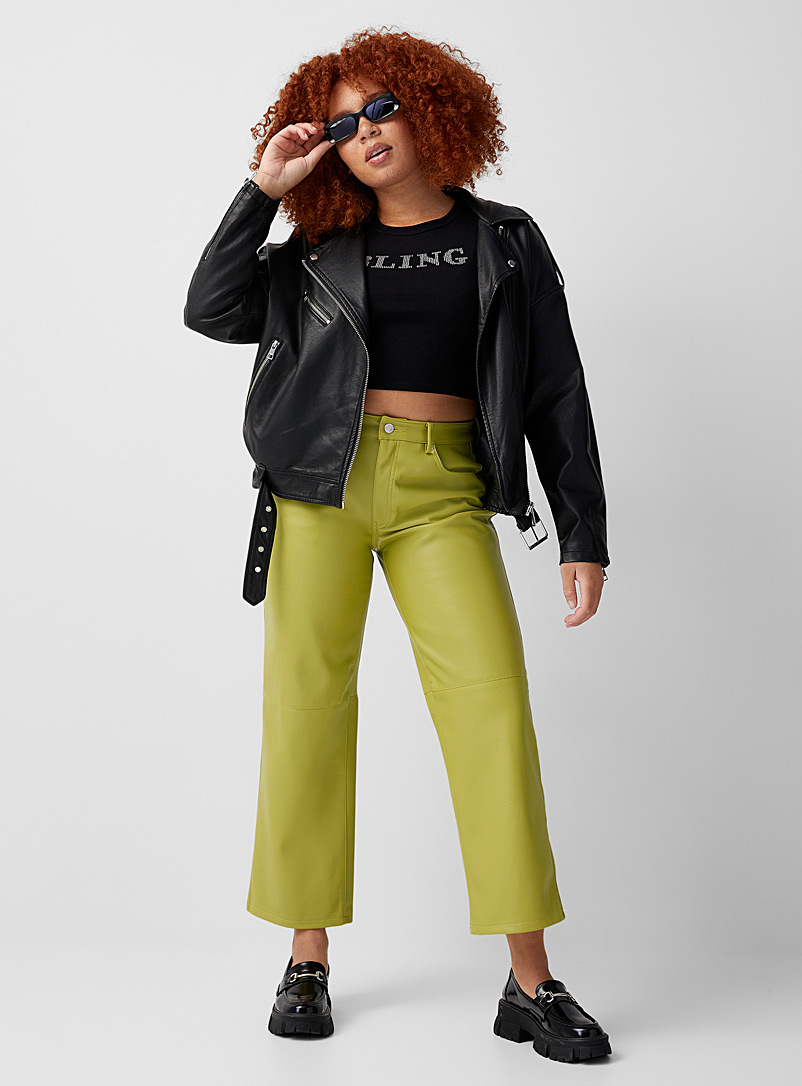 Twik: Le pantalon large faux cuir Vert bouteille pour femme