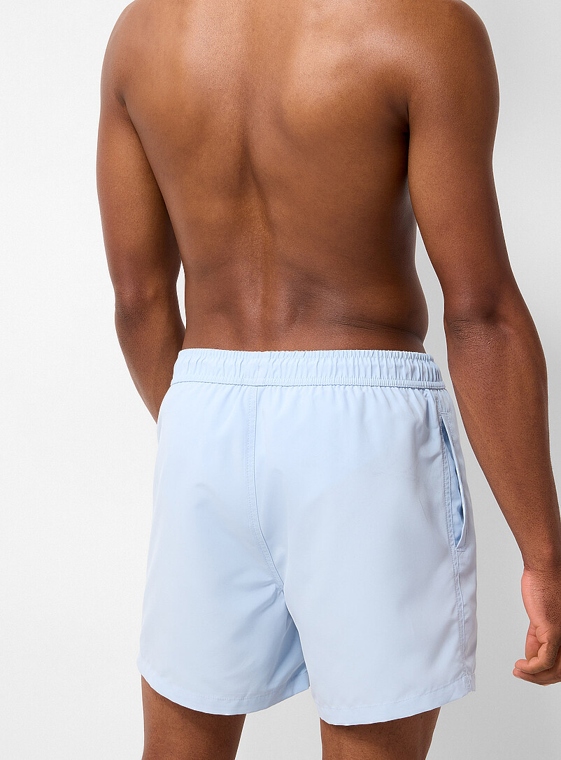 Simons: Le maillot short couleur unie Vert fonc&eacute; - Mousse pour homme