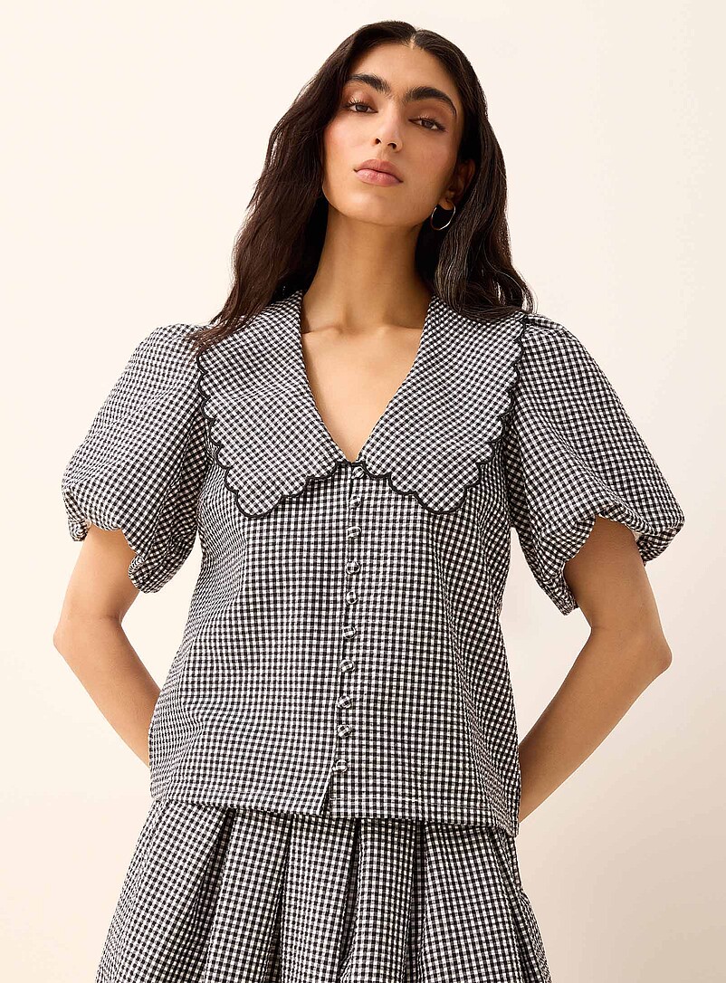 Ic&ocirc;ne: La blouse manches ballon col Claudine seersucker Noir &agrave; motifs pour femme