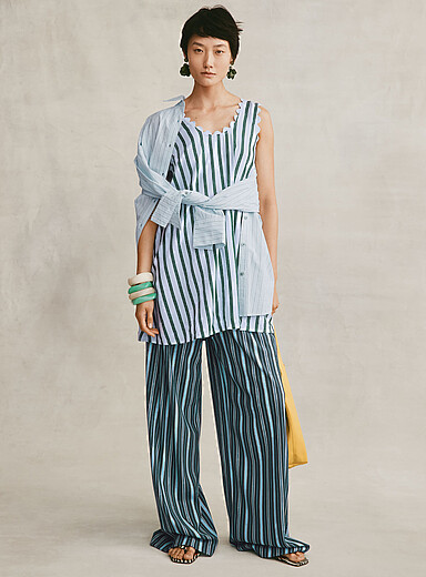 Lightweight piqu&eacute; knit wide-leg pant