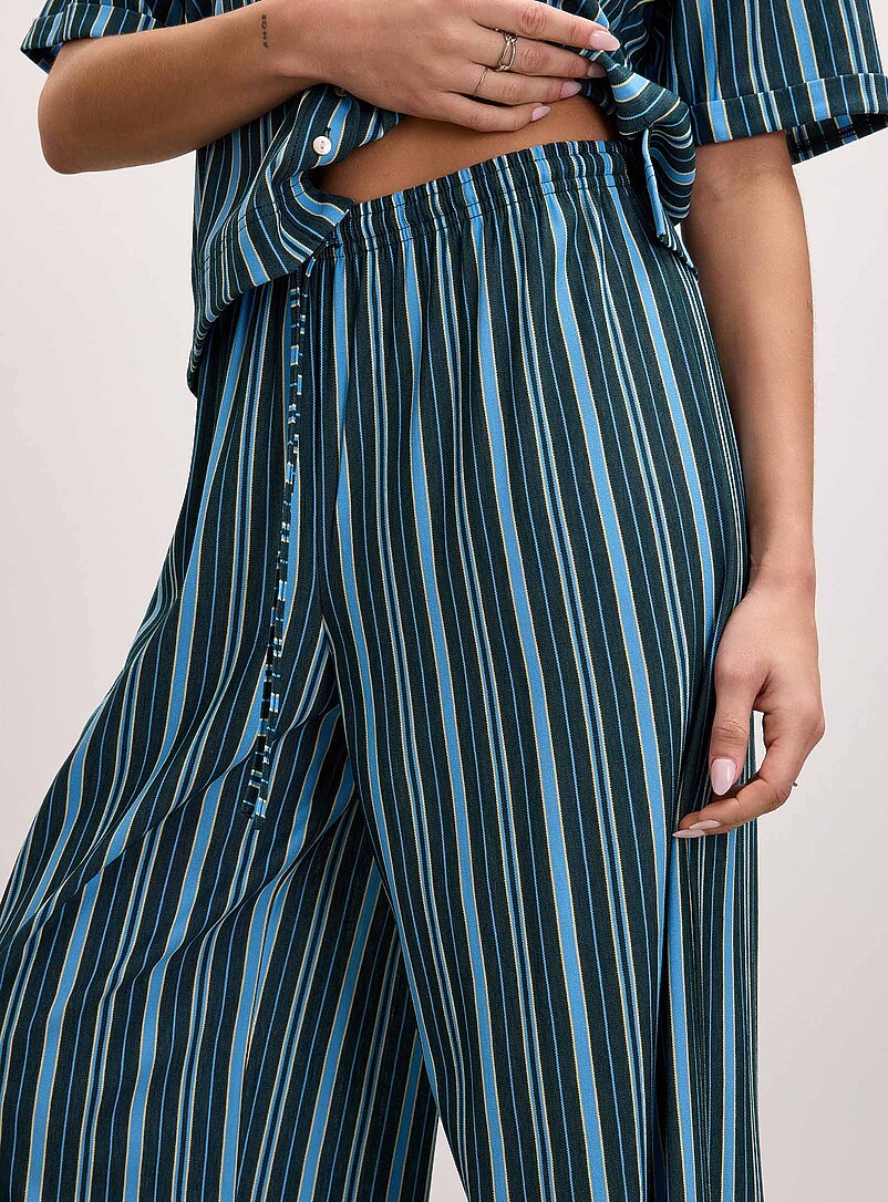 Ic&ocirc;ne Patterned Green Lightweight piqu&eacute; knit wide-leg pant for women