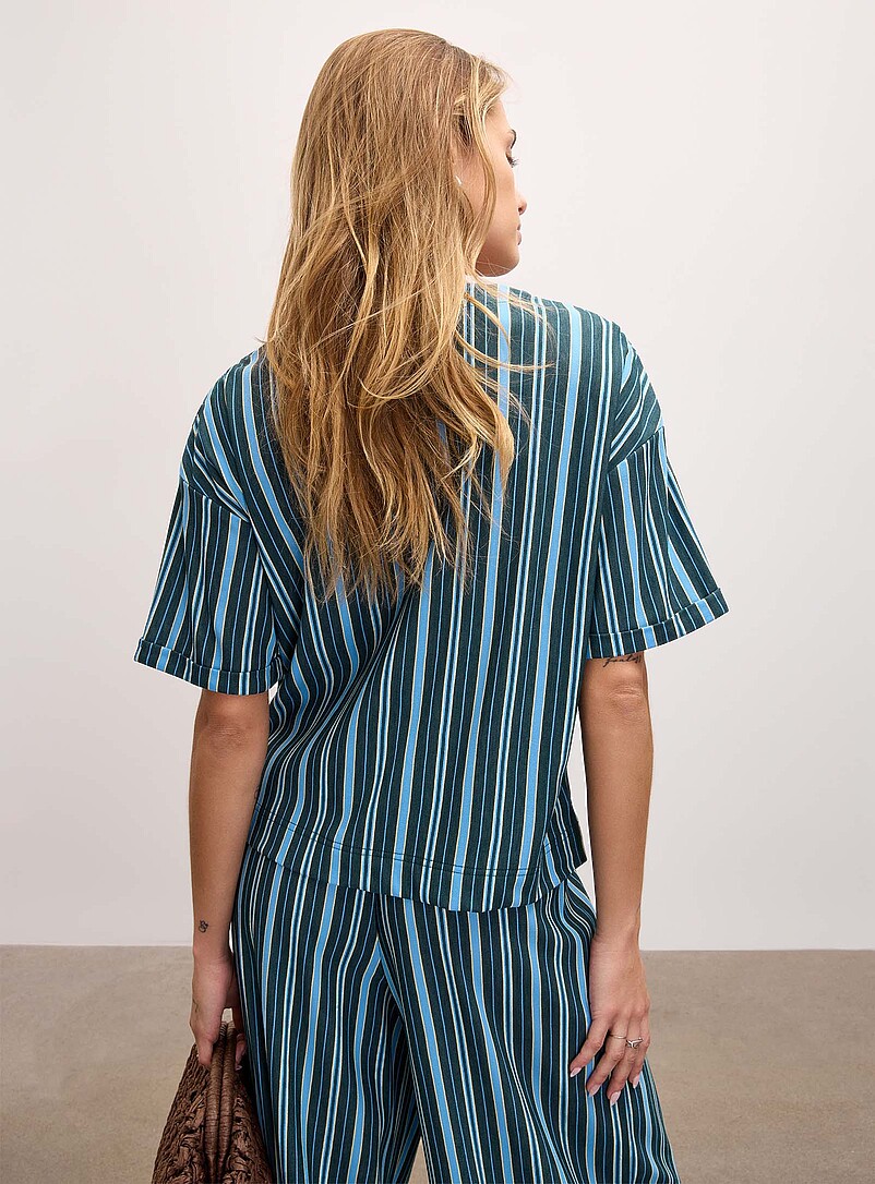 Ic&ocirc;ne: La blouse carr&eacute;e col V tricot piqu&eacute; Vert &agrave; motifs pour femme
