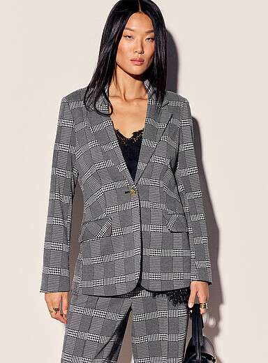 Ic&ocirc;ne Black and White Loose cinched-waist jacquard-knit blazer for women