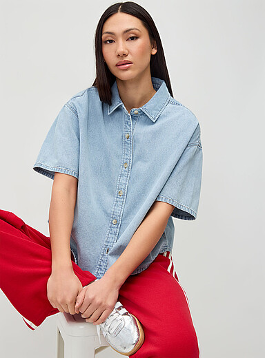 La chemise denim carr&eacute;e