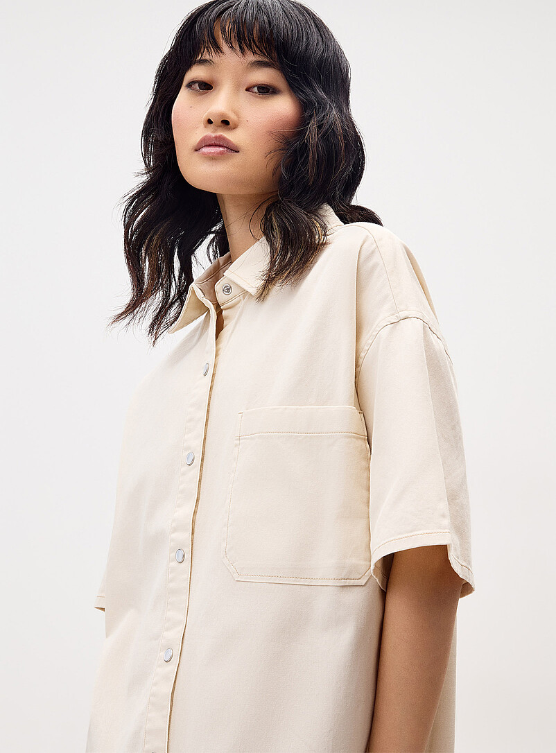 Twik: La robe chemise denim manches courtes Lav&eacute; clair pour femme
