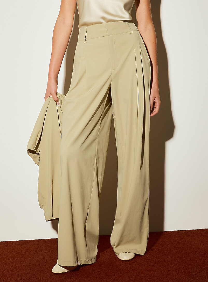 Stretch fabric pleated wide-leg pant | Icône | Shop Women%u2019s