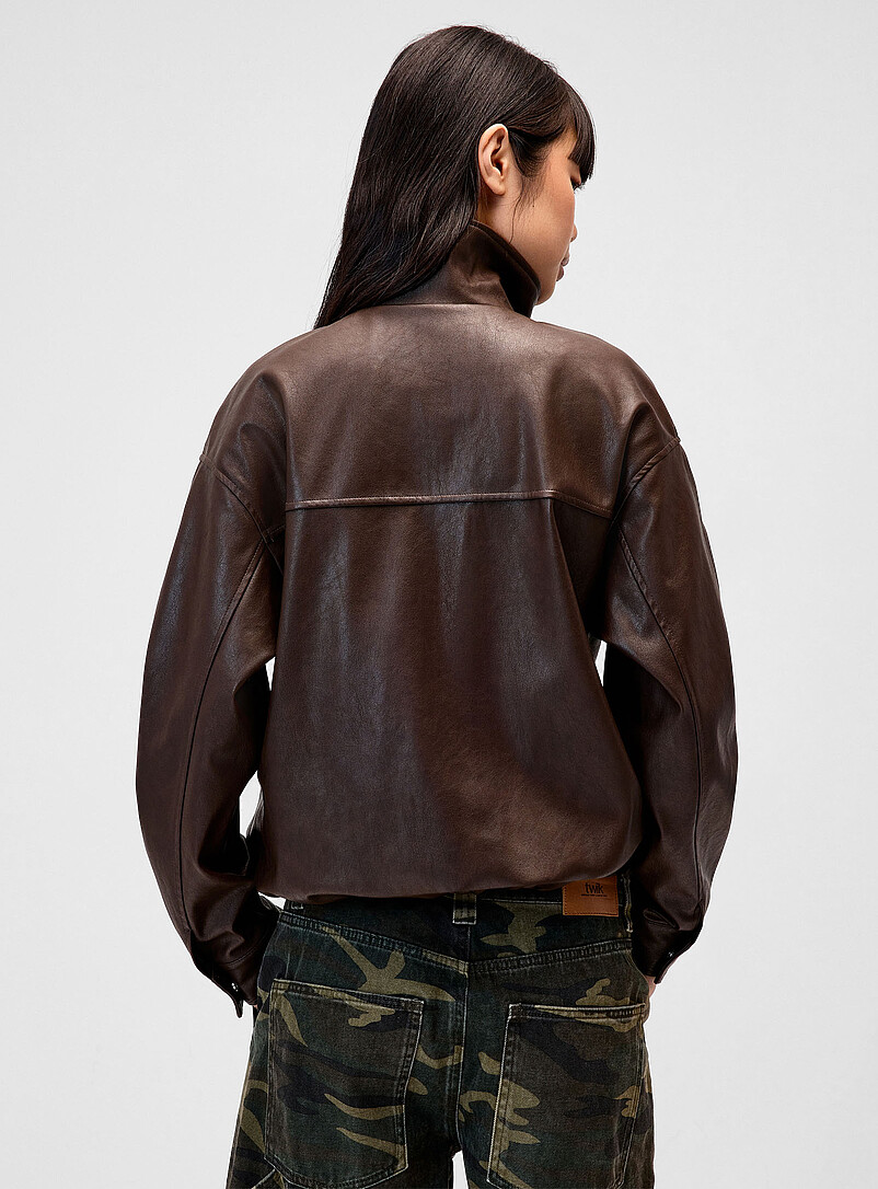 Twik: Le blouson col chemin&eacute;e faux cuir Brun pour femme