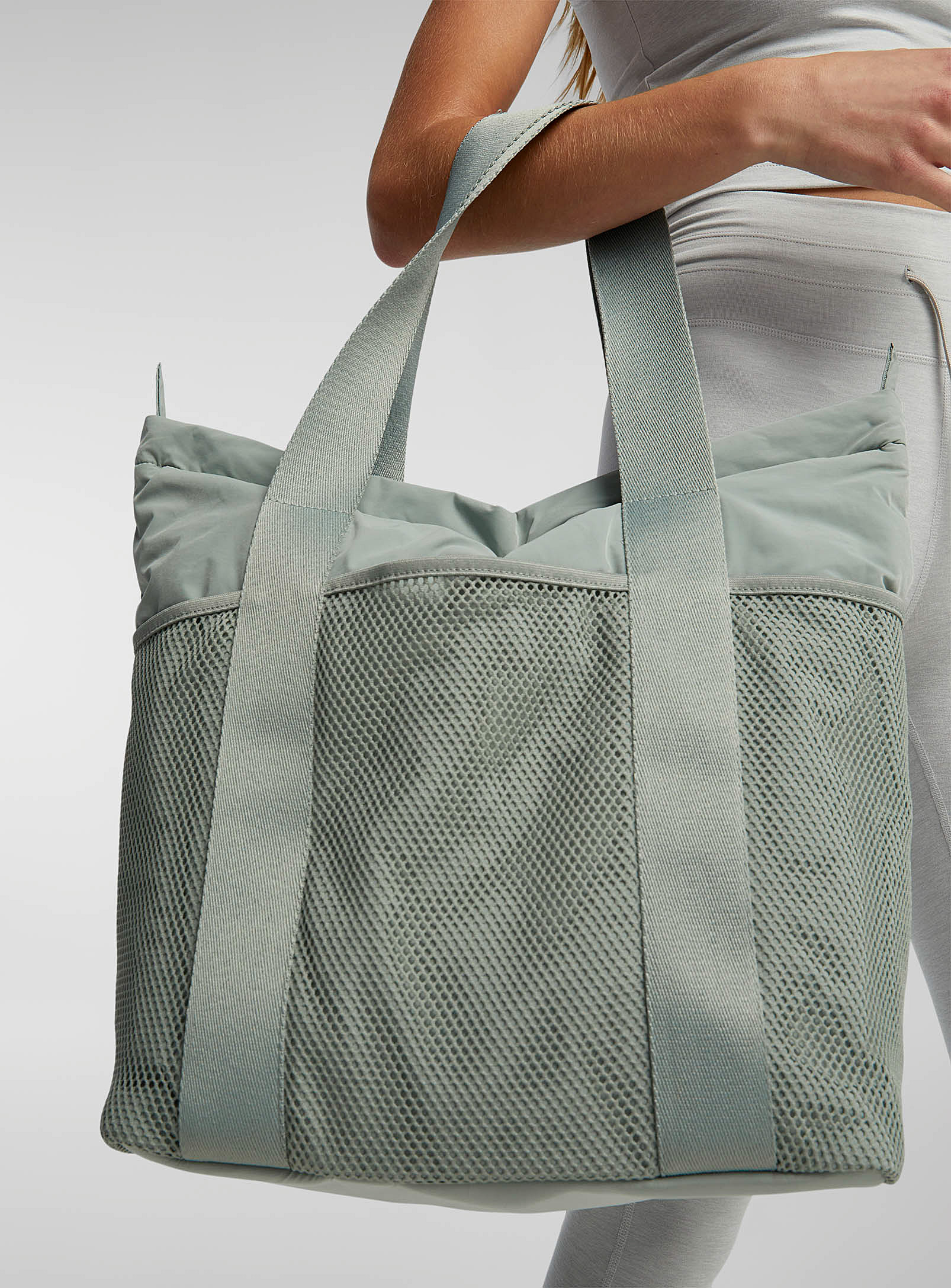 I.fiv5 Large Puffy Mesh-pocket Tote In Kelly Green