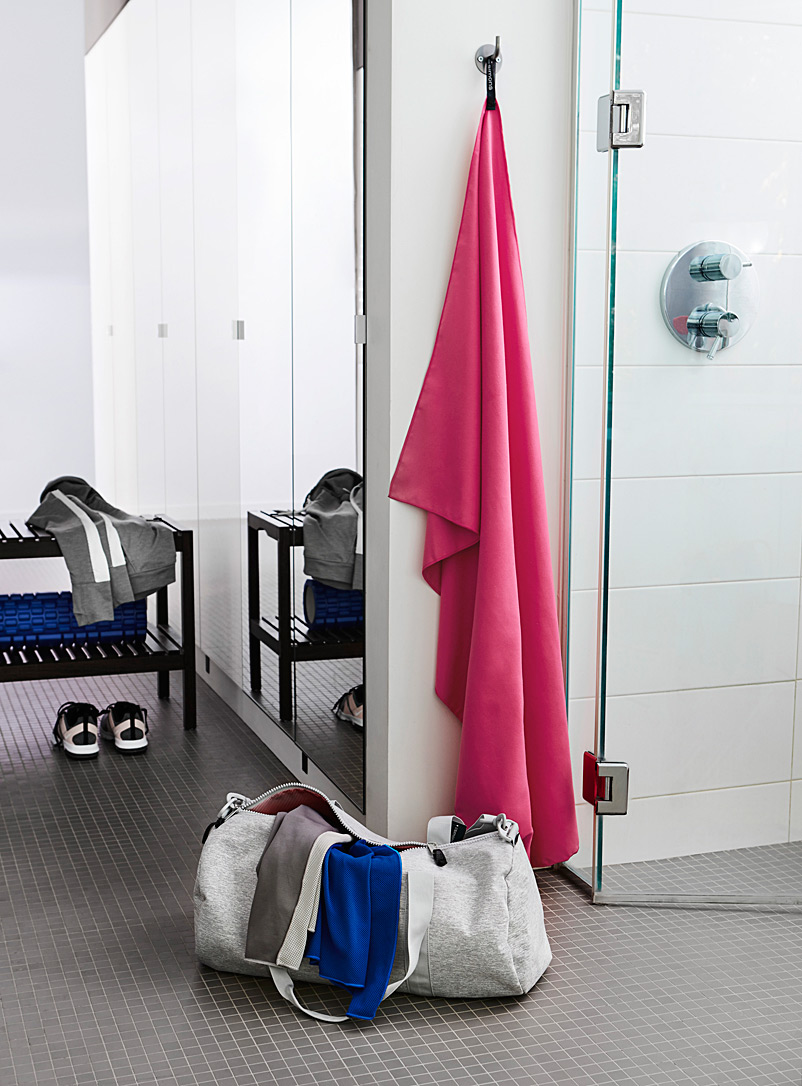 Simons Maison Pink The smart-traveller's towel