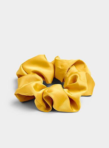 Satiny scrunchie