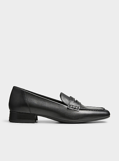 Vagabond Shoemakers Black Debbi sleek leather loafers for women