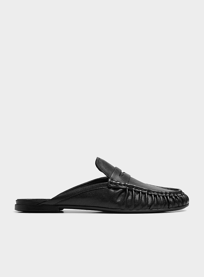 Vagabond Shoemakers: La mule flan&ecirc;ur fronc&eacute;e Aleya en cuir Noir pour femme