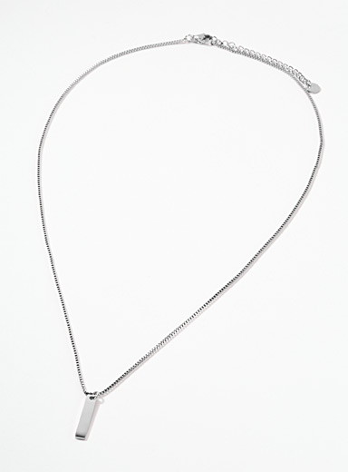 Rectangular pendant necklace