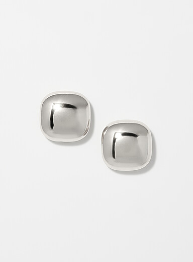 Les boucles d'oreilles carr&eacute; arrondi