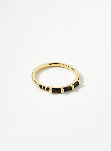 La bague dor&eacute;e pierres noires